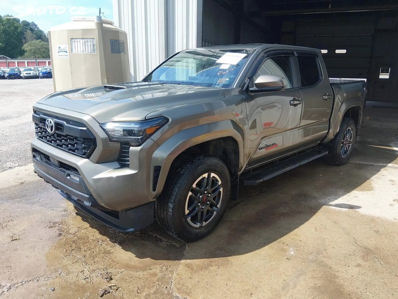 Toyota Tacoma, Auto na cestě